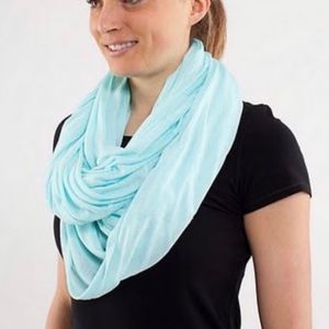 Lululemon Aquamarine infinity scarf